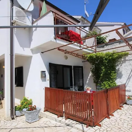 Apartment Fuer 2 Personen In Strandnaehe Porec